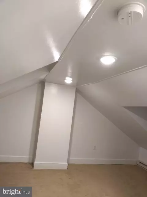 351 Moss St, Reading, PA 19604 photo 3