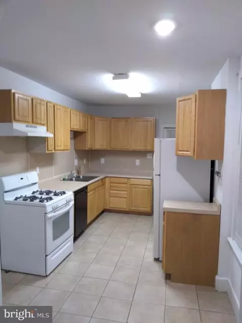351 Moss St, Reading, PA 19604 photo 4