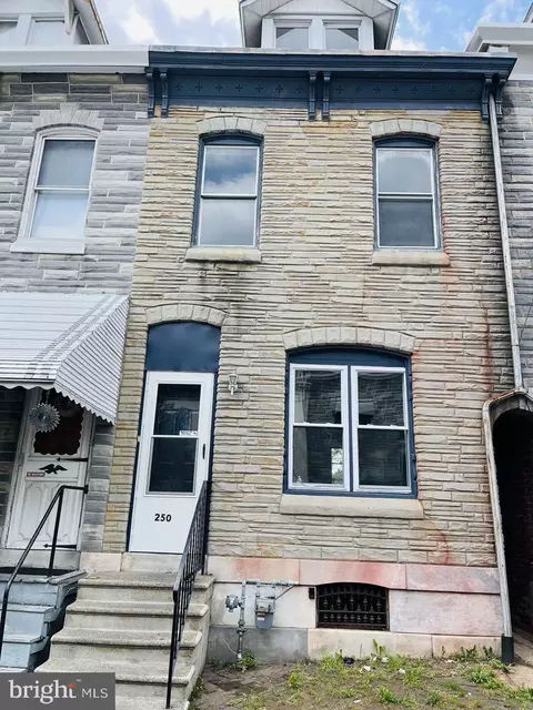 250 S 13th St, Reading, PA 19602