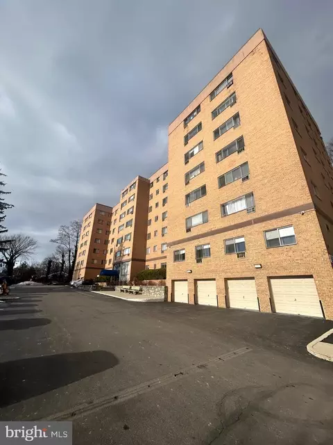 1517 Hill Rd #7J, Reading, PA 19602