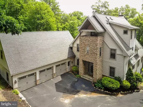 2153 Queens Ct, Reading, PA 19606