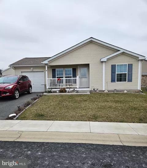 4 Gridley St, Douglassville, PA 19518
