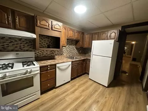 1221 Oley St, Reading, PA 19604 photo 3