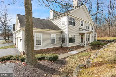 413 Oak Hill Ln, Reading, PA 19610