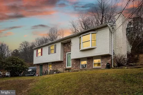 565 Hill Church Rd, Boyertown, PA 19512
