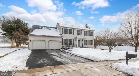 407 Unami Dr, Reading, PA 19608 photo 2