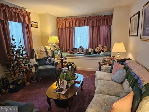22 E 34th St, Reading, PA 19606 photo 2