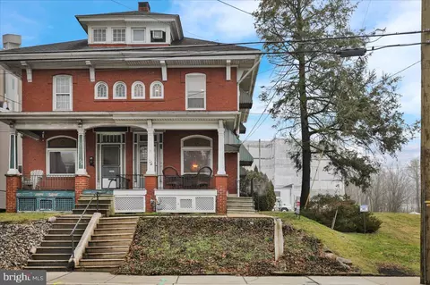 136 W Main St, Fleetwood, PA 19522