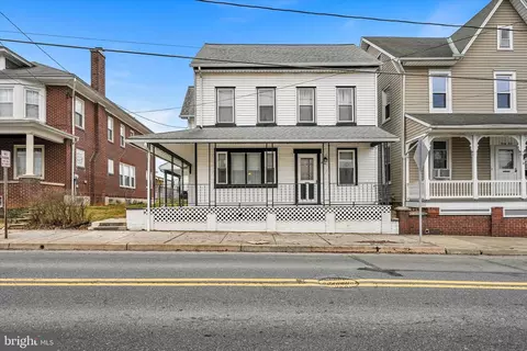 38 Woodrow Ave, Sinking Spring, PA 19608