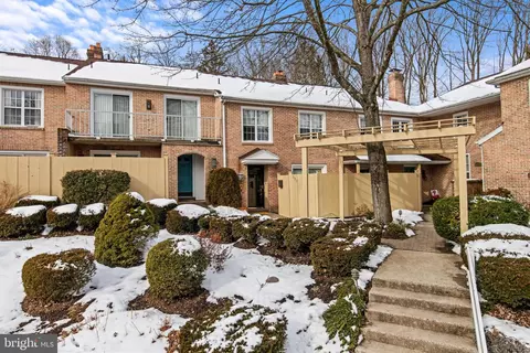 132 Medinah Dr, Reading, PA 19607 photo 2