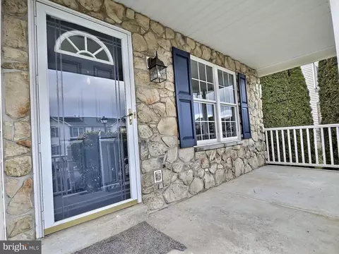 230 Bainbridge Cir, Reading, PA 19608 photo 4