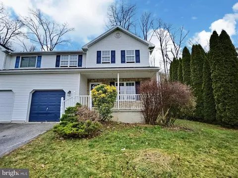 230 Bainbridge Cir, Reading, PA 19608