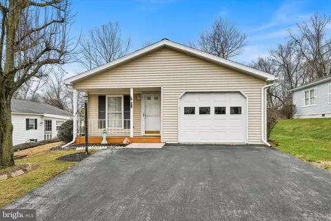 40 Westview Ter, Womelsdorf, PA 19567