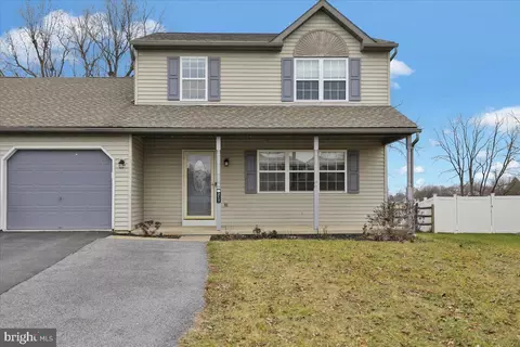 217 N View Rd, Fleetwood, PA 19522