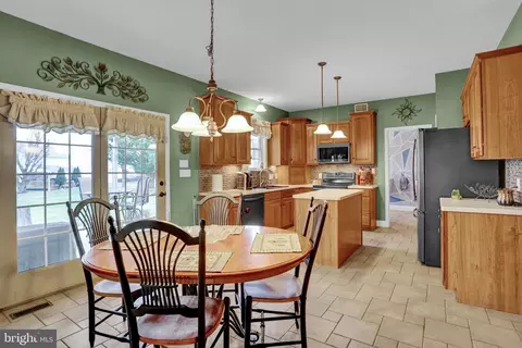 3507 Kickapoo Dr, Reading, PA 19608 photo 8