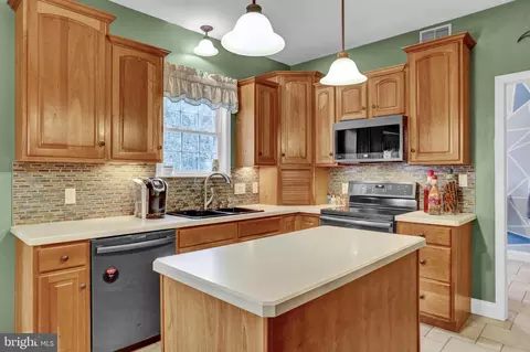 3507 Kickapoo Dr, Reading, PA 19608 photo 5