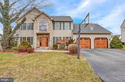 3507 Kickapoo Dr, Reading, PA 19608 photo 2