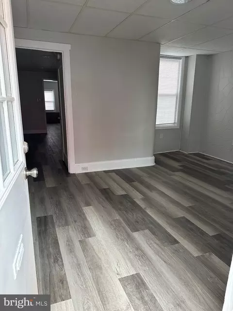 512 Laurel St, Reading, PA 19602 photo 3