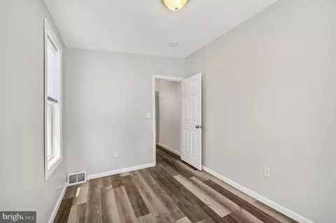 516 Laurel St, Reading, PA 19602 photo 14