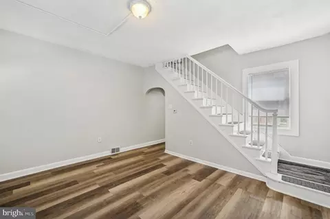 516 Laurel St, Reading, PA 19602 photo 4