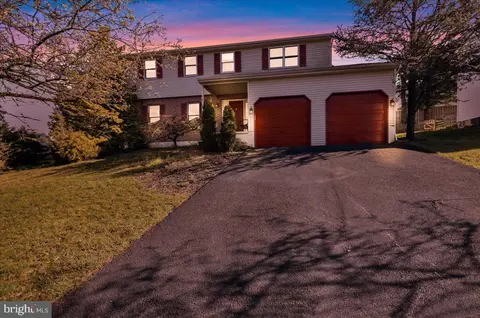 111 Diane Ln, Reading, PA 19606