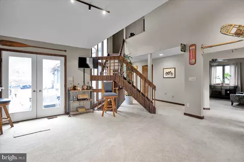 Living - 3535 Pine Ave, Reading, PA 19606 photo 2 of 5
