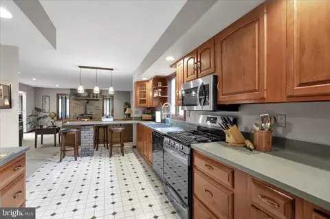 Kitchen - 3535 Pine Ave, Reading, PA 19606 photo 3 of 4