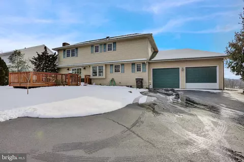 Exterior - 23 Golfview Ln, Reading, PA 19606 photo 6 of 8