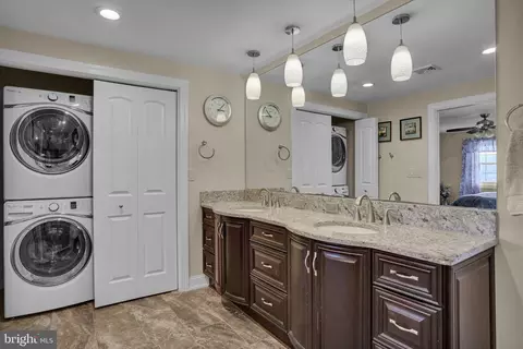 Bath - 23 Golfview Ln, Reading, PA 19606 photo 1 of 6