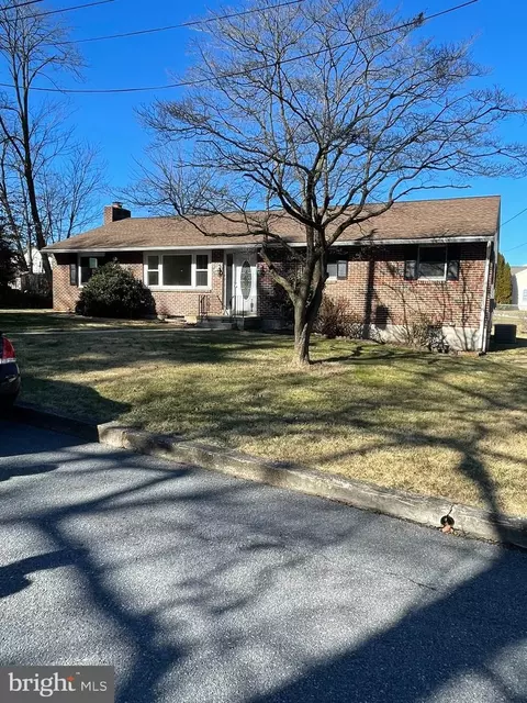 745 Greenway Ter, Reading, PA 19607