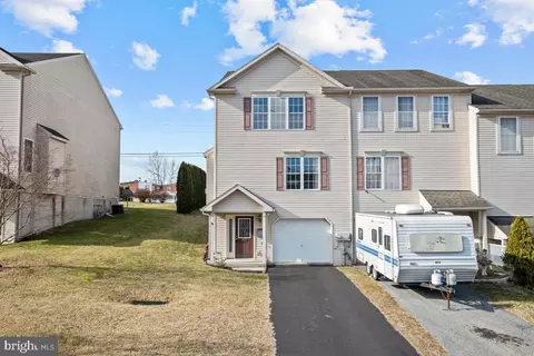 3592 Hawthorne St, Reading, PA 19605