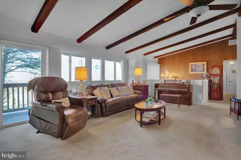 Living - 306 4th St, Reading, PA 19607 photo 1 of 3
