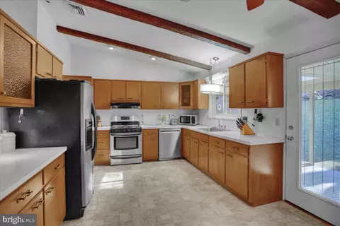 Kitchen - 306 4th St, Reading, PA 19607 photo 1 of 4