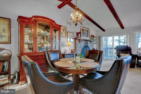 Dining - 306 4th St, Reading, PA 19607 photo 2 of 4