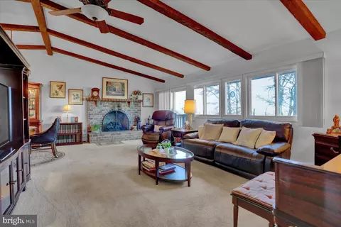 Living - 306 4th St, Reading, PA 19607 photo 2 of 3