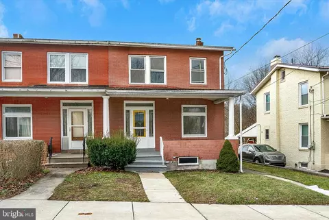 422 S Richmond St, Fleetwood, PA 19522