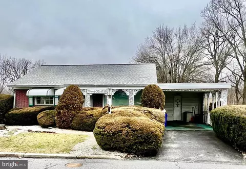 2201 Cullum Dr, Reading, PA 19601