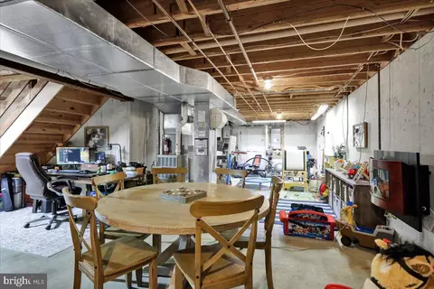 Dining - 1008 Leanne St, Reading, PA 19605 photo 4 of 4