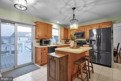 Kitchen - 1008 Leanne St, Reading, PA 19605 photo 2 of 4