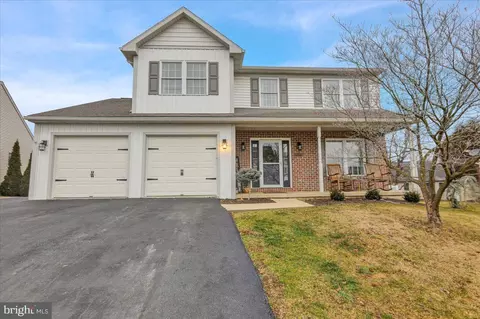 Exterior - 1008 Leanne St, Reading, PA 19605 photo 2 of 8