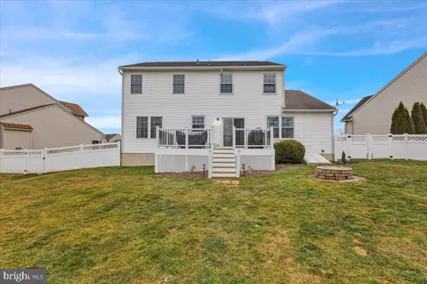 Exterior - 1008 Leanne St, Reading, PA 19605 photo 6 of 8
