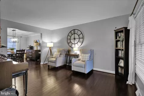 Living - 1008 Leanne St, Reading, PA 19605 photo 1 of 5