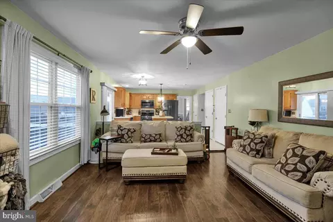 Living - 1008 Leanne St, Reading, PA 19605 photo 5 of 5