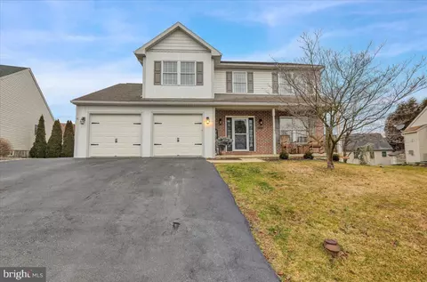 Exterior - 1008 Leanne St, Reading, PA 19605 photo 3 of 8