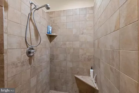 Bath - 116 Ellsworth Dr, Reading, PA 19608 photo 3 of 7