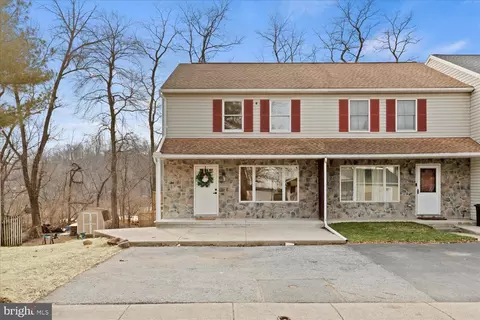 56 N Canal St, Leesport, PA 19533