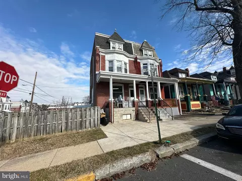 563 Chestnut St, West Reading, PA 19611