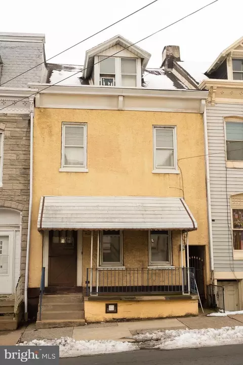 422 Buttonwood St, Reading, PA 19601