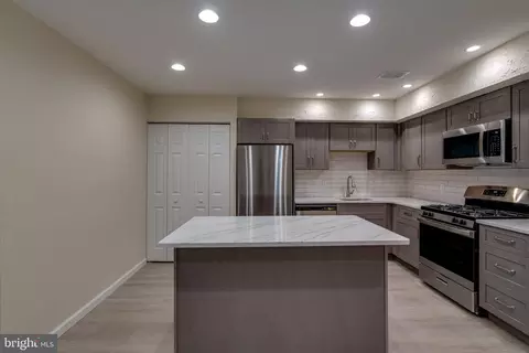 Kitchen - 2902 State Hill Rd #E5, Reading, PA 19610 photo 4 of 7