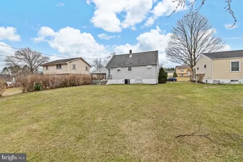 Exterior - 925 Belair Ave, Reading, PA 19607 photo 3 of 4